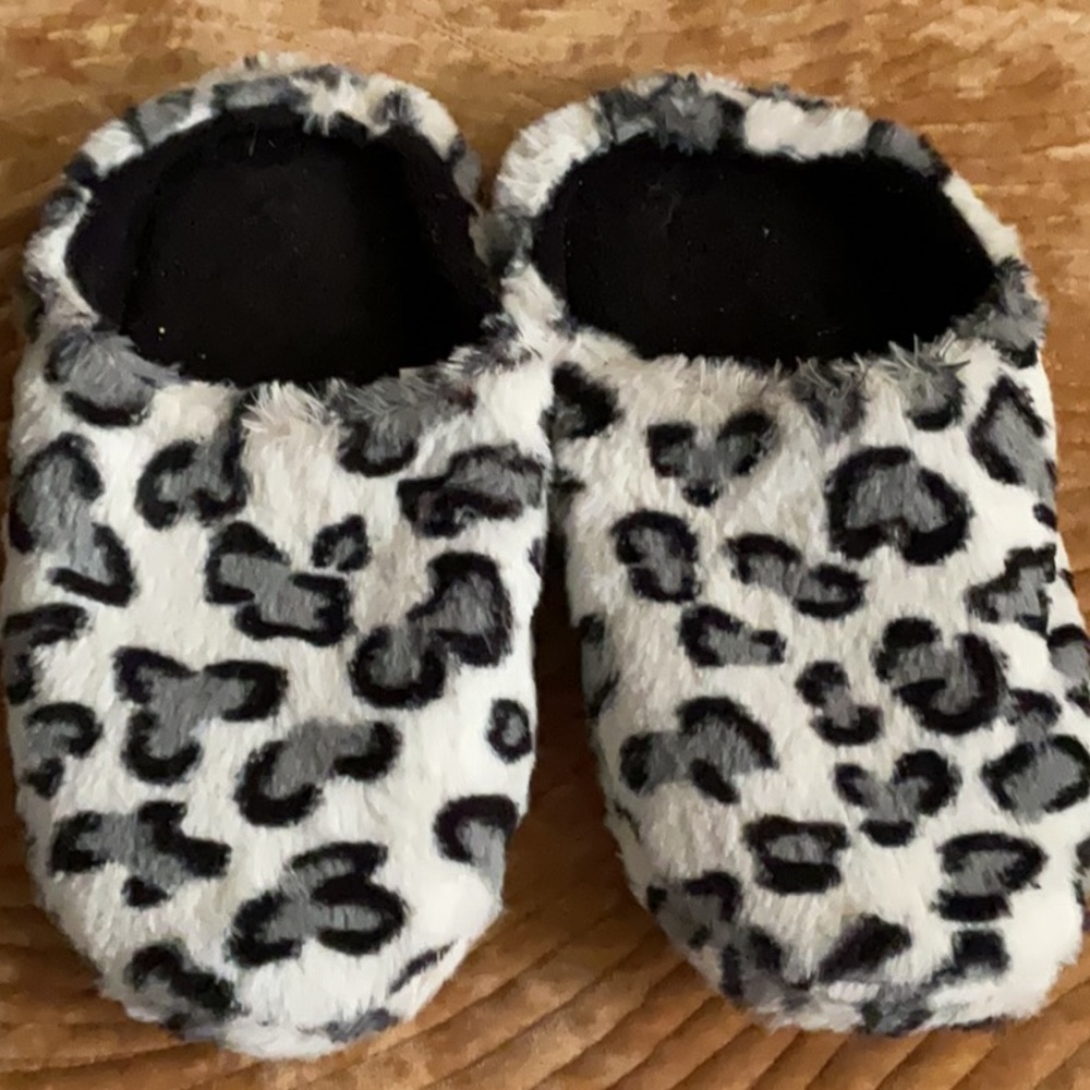 Slippers - Picture 2 of 2